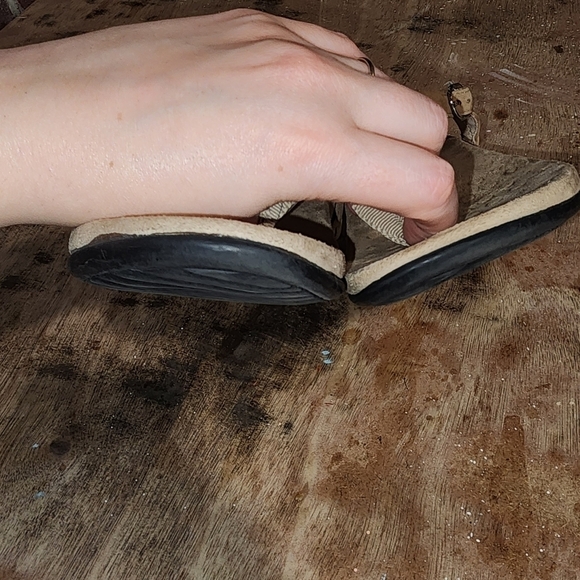 Vionic Tula Tan Sparkly Thing Sandal 9 - Picture 3 of 8